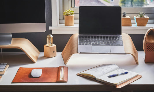 Leather or synthetic? Discover the real difference in touch, design, and longevity.