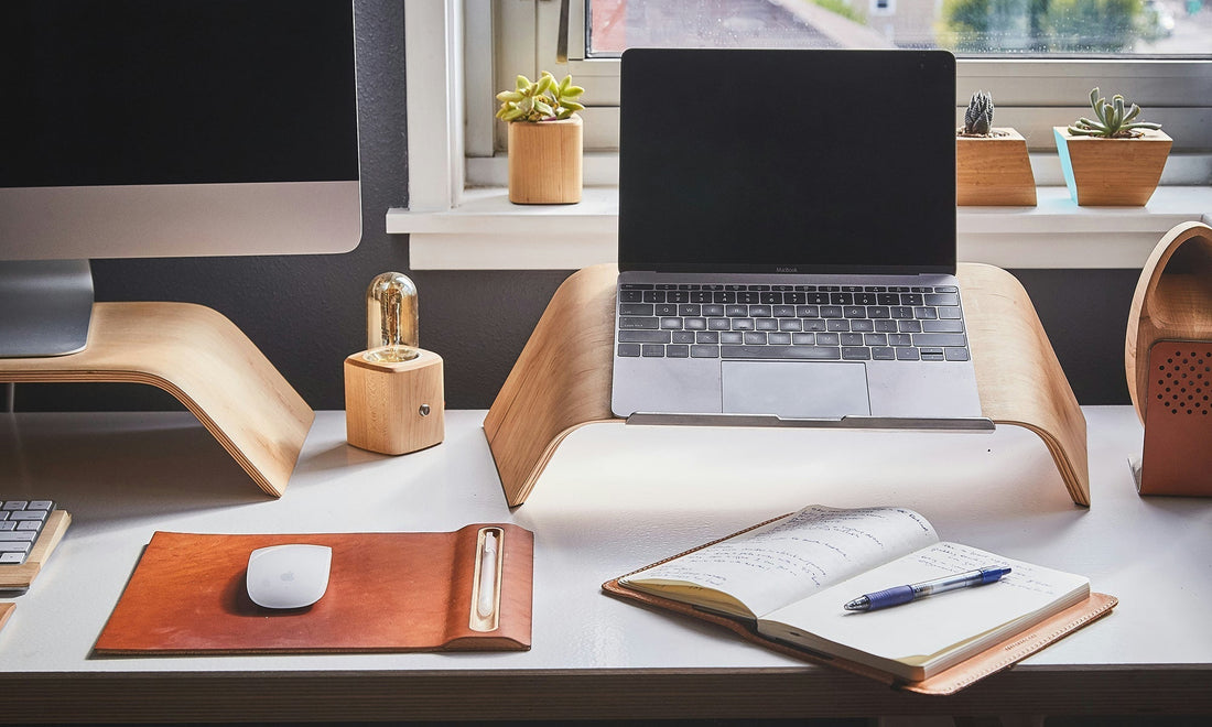 Leather or synthetic? Discover the real difference in touch, design, and longevity.