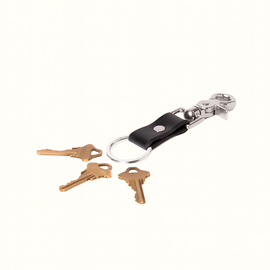 Natural vegetable-tanned black leather clip key carry by Happy Patina