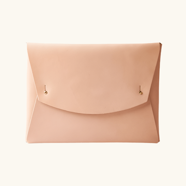 Document folio made of natural veg‑tan leather by Happy Patina